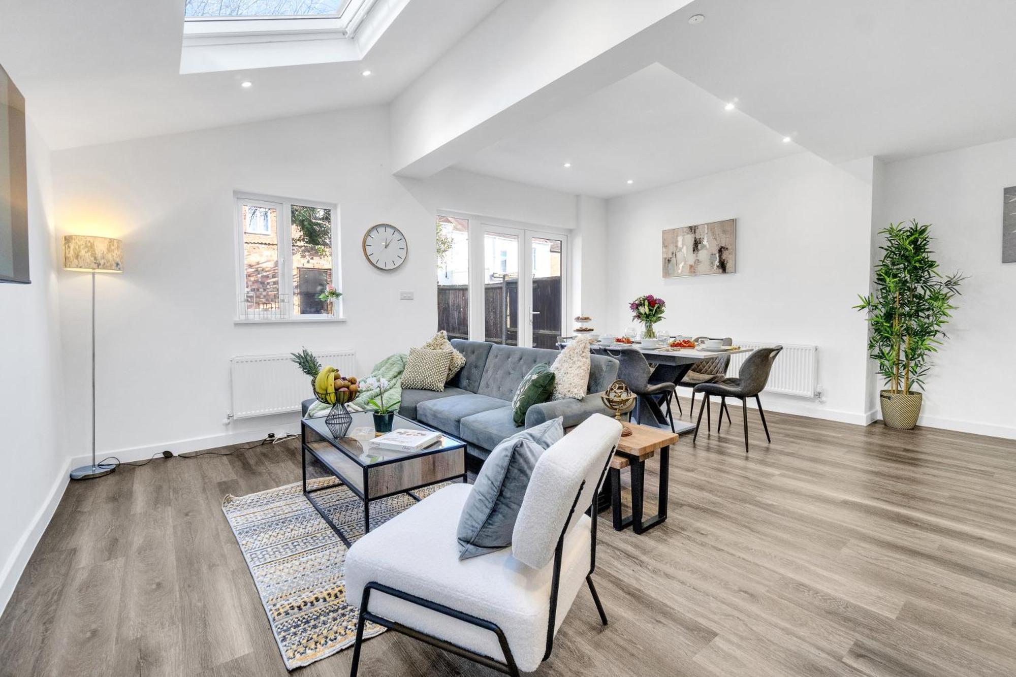 Homely North London Apartments Hendon The Hyde Exterior photo